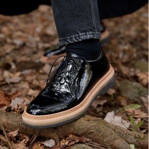 Want Les Essentials Cordova Crepe Oxfords